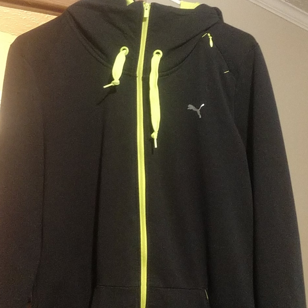 Woman's puma zip up
